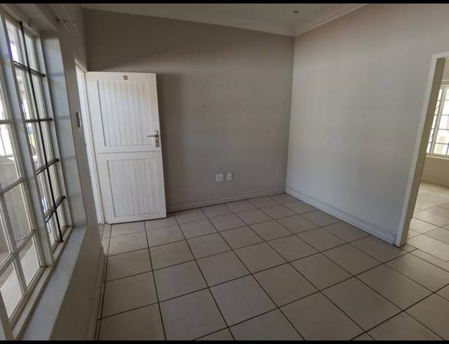 1 BEDROOM PROPERTY TO RENT IN DIE BULT